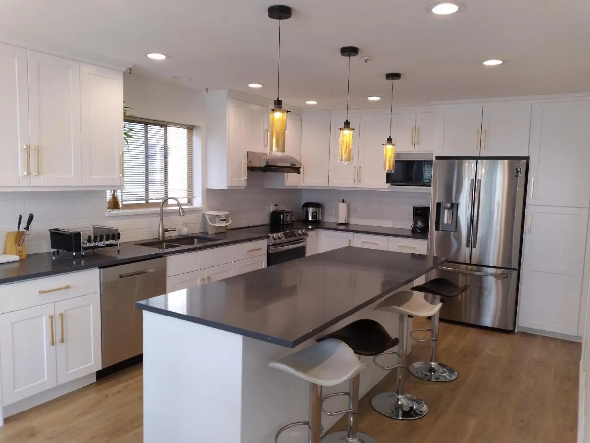 Convenient To Attractions & Close To Airport Vancouver