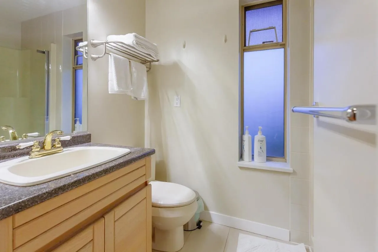 Convenient To Attractions & Close To Airport Vancouver